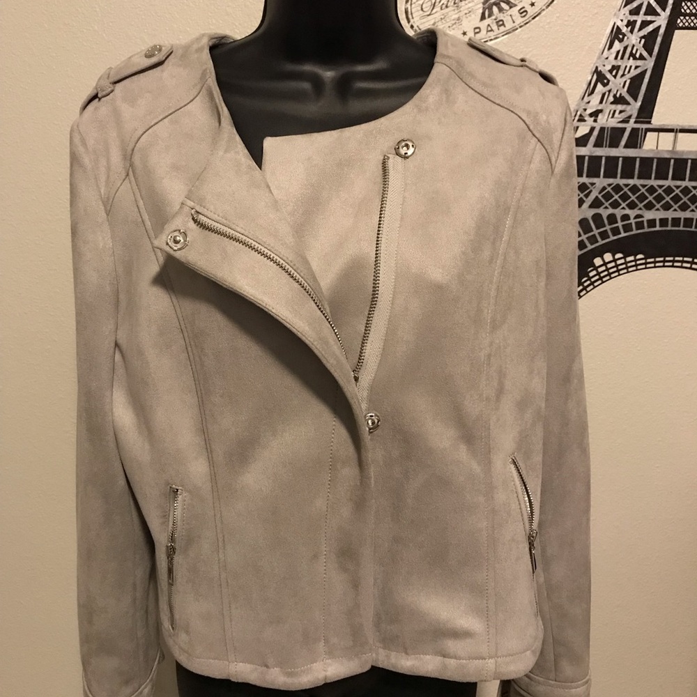 WHITE HOUSE BLACK MARKET JACKET SIZE LARGE    NWT